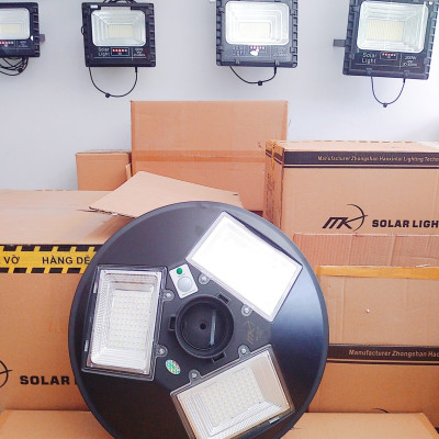 Đèn sân vườn năng lượng mặt trời UFO 150W MK-79150