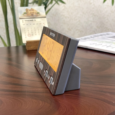 Đồng hồ Rhythm LCT108NR06 – KT 13.1 x 6.6 x 3.6cm, 150g. Vỏ nhựa. Dùng Pin.