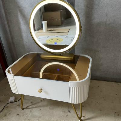 Bàn trang điểm bệt SoKool Juno sofa