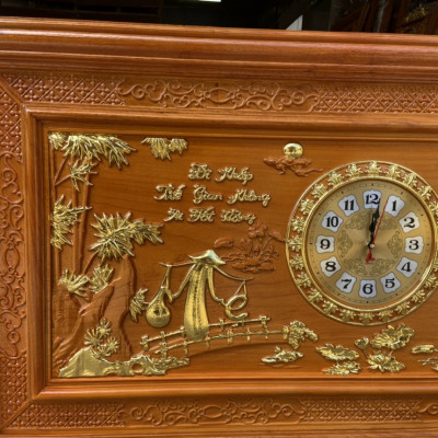 Tranh đồng hồ treo tường khắc chữ cha mẹ bằng gỗ gõ kt 67×127×4cm