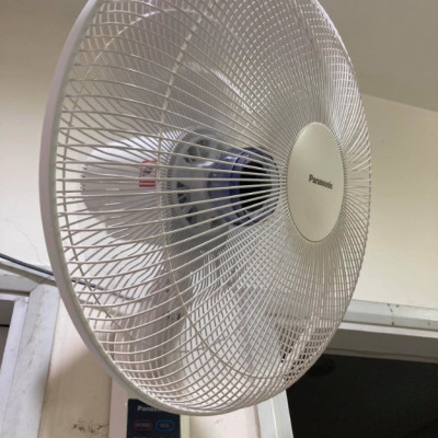 Quạt treo Panasonic F-409M xám - Hàng chính hãng