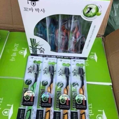 Hộp 30 Chiếc Bàn Chải Đánh Răng Than Tre Hoạt Tính Hàn Quốc - Hàng Chuẩn Loại 1