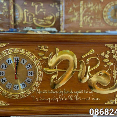 Tranh đồng hồ khắc chữ Đức bằng gỗ gõ kt 41×81×3cm 