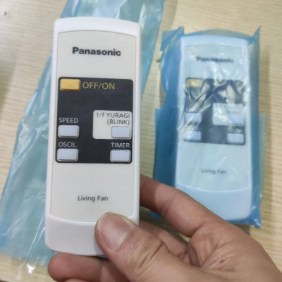 Điều khiển quạt cây Panasonic F409 chính hàng (tặng kèm 2 PIn) - Hàng chính hãng