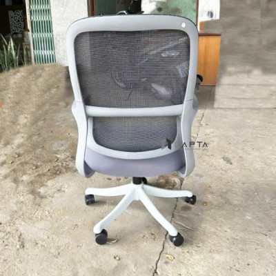 Ghế nhân viên lưới xám CE4550-2M Nội thất Capta Ghế văn phòng nhập khẩu khung nhựa trắng vải xám nâng hạ gật gù tay nhựa lưng có giá đỡ cột sống