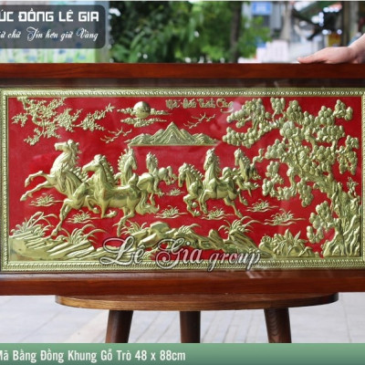 Tranh Bát Mã bằng đồng mạ tam khí khung gỗ trò 48 x 88cm