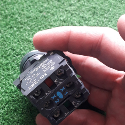 |Chính hãng| Nút nhấn XB5AW36M5 Schneider có đèn 220Vac màu xanh 1NO +1NC