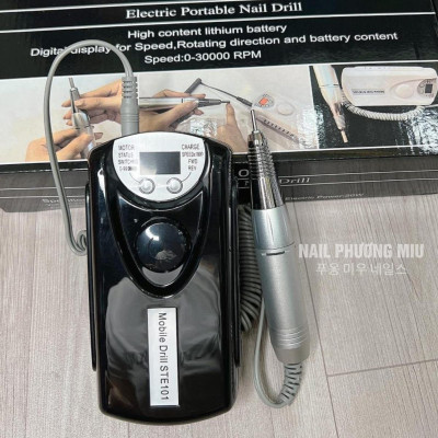 Máy Mài Móng Tích Điện STE-101 Màu Đen, Hồng Tặng Kèm 6 Đầu Mài Làm Nail Siêu Êm, Màn Hình LED, Nút Xoay Drill STE101 Pin Khỏe Đến 10h, Tốc Độ Cao
