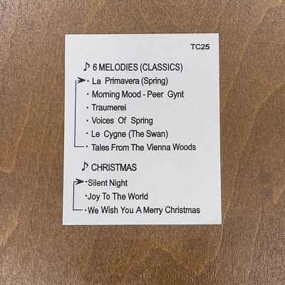 Đồng hồ treo tường Rhythm COMFORT SWING PENDULUM CMJ462CR06 (Kích thước 36.0 x 58.0 x 11.0cm) Vỏ màu nâu