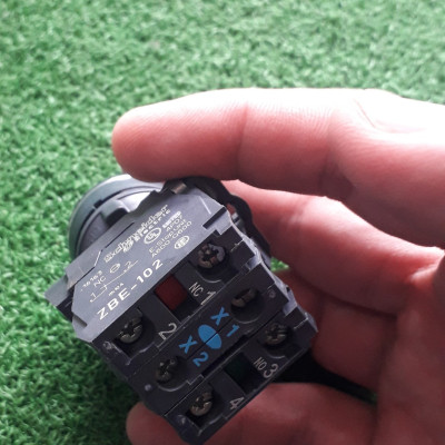 |Chính hãng| Nút nhấn XB5AW36M5 Schneider có đèn 220Vac màu xanh 1NO +1NC