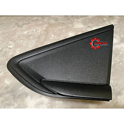 Ốp tam giác tai xe Mitsubishi Xpander mã 7405A735, 7405A736