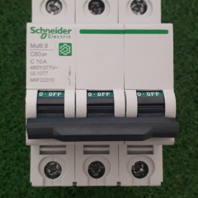 MCB M9F22310 Schneider dòng Multi9 C60SP, số cực 3P, dòng định mức 10A, C Curve, 10kA