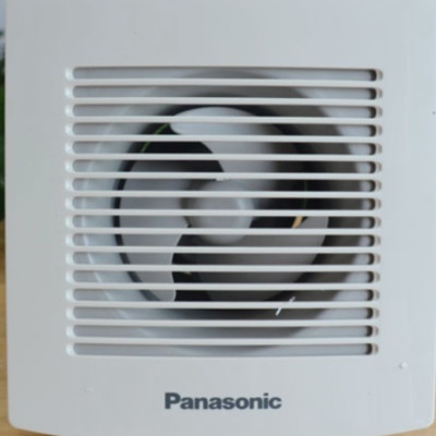 Quạt hút âm tường Panasonic FV-10EGS2 công suất 5.5W lắp đặt trong phòng tắm - Hàng chính hãng