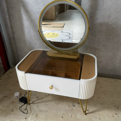 Bàn trang điểm bệt SoKool Juno sofa