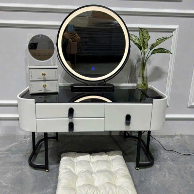 Bàn phấn trang điểm ngồi bệt Tundo kết hợp loa và sạc, đặc biệt gương led màu hiện đại