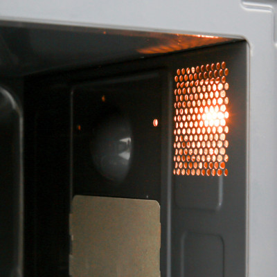 Lò vi sóng Panasonic NN-ST25JWYUE - Dung tích 20L, Công suất 800W, Đa dạng chức năng: hâm, nấu, rã đông, 9 thực đơn tự động, Bảng điều khiển điện tử tiếng Việt - Hàng chính hãng - Bảo Hành Chính Hãng 12 tháng