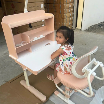 Bộ bàn ghế học sinh thông minh chống cận điều chỉnh cao thấp tay quay Tundo CTIRSP80 kèm đèn ngang 80cm