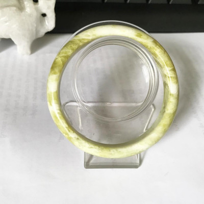 Vòng tay đá tự nhiên màu vàng chanh cho người mệnh Thủy và Kim cao từ 1.5 đến 2.3 cm