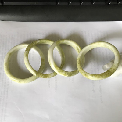 Vòng tay đá tự nhiên màu vàng chanh cho người mệnh Thủy và Kim cao từ 1.5 đến 2.3 cm