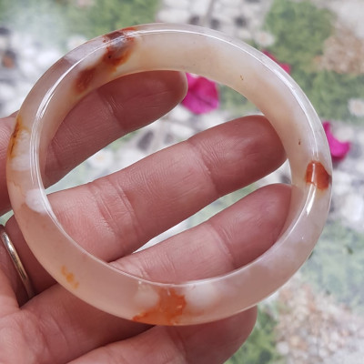 Vòng tay Nữ Bản Hẹ Đá Mã Não Bông Vàng trắng đều đẹp Vòng Ni 52mm x cao 13,5mm x dầy 4mm Nữ 50kg - 52kg đeo xinh đẹp ạ