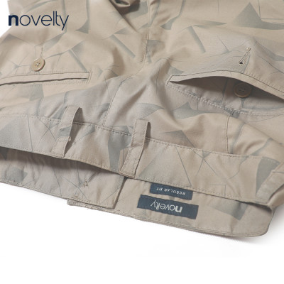Quần short Khaki nam Novelty in họa tiết 2101390