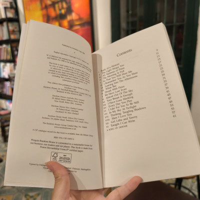 Sách - Twenty Love Poems and a Song of Despair by Pablo Neruda | Classics Poetry / Ngoại văn