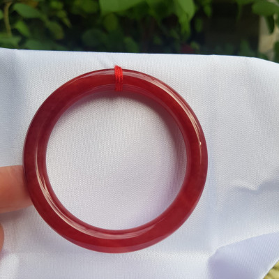 Vòng Cẩm Thạch Đỏ đẹp I Size 49mm Vòng tay đỏ đỏ đậm đẹp đeo lên may mắn chuẩn hợp Nữ mệnh Hỏa mệnh Thổ ạ Nữ cân  nặng 45kg -> 51kg đeo vừa tay đẹp xinh tay ạ