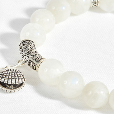 Vòng tay xà cừ trắng phối charm sò biển Ngọc Quý Gemstones