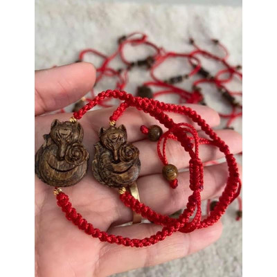 Vòng Chỉ đỏ Trầm hương may mắn