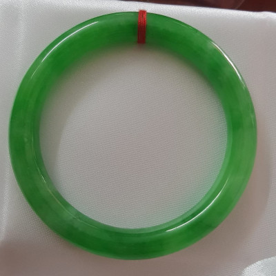 Vòng tay đá cẩm thạch tự nhiên Lý Vân A Sịn 53mm x cọng 8,2mm Màu Xanh Lý tươi bóng mượt đẹp Nữ 52kg - 58kg đeo mệnh Mộc mệnh Hỏa mệnh Thủy ạ