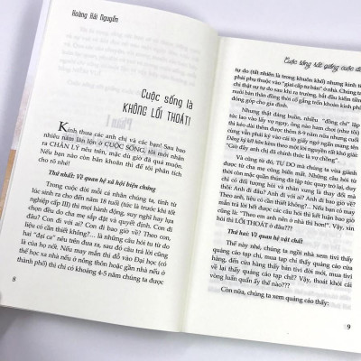 Sách - Cuộc Sống Rất Giống Cuộc Đời