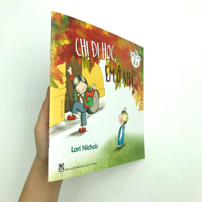 Có Chị Có Em - Chị Đi Học, Em Ở Nhà