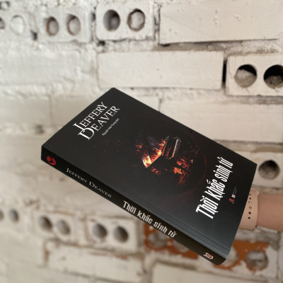 Sách Thời Khắc Sinh Tử, Jeffery Daever, (Bản 2023, Bìa mềm, Trinh thám phương Tây)