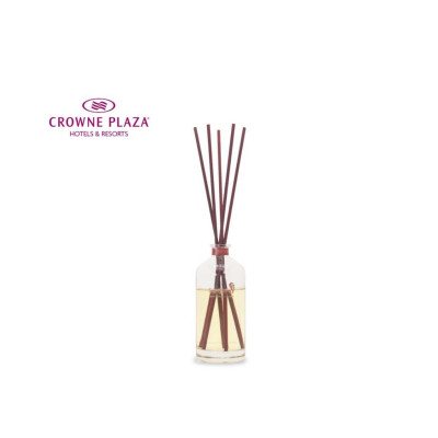 Que mây tán hương khách sạn Crown Plaza