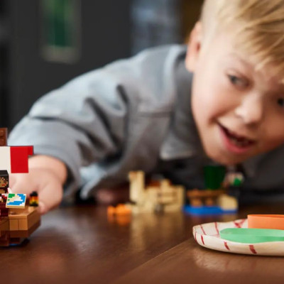 Đồ Chơi Lắp Ráp Chuyến Thám Hiểm Trên Tàu Cướp Biển - The Pirate Ship Voyage - Lego Minecraft 21259 (166 Mảnh Ghép)