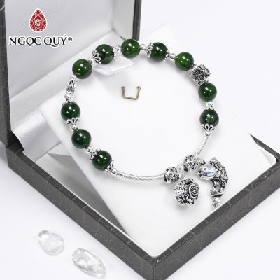 Vòng tay đá Diopside phối charm cá chép treo size hạt 7mm mệnh hỏa, mộc - Ngọc Quý Gemstones