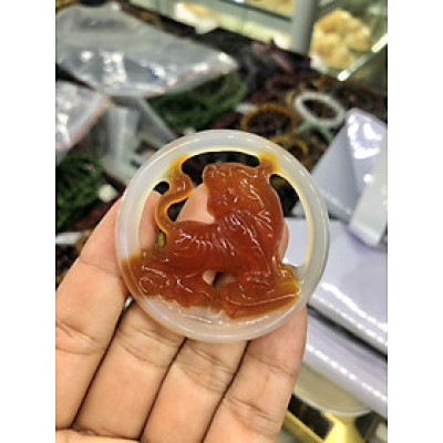 Mặt dây chuyền con cọp giáp tuổi Dần phong thủy đá mã não