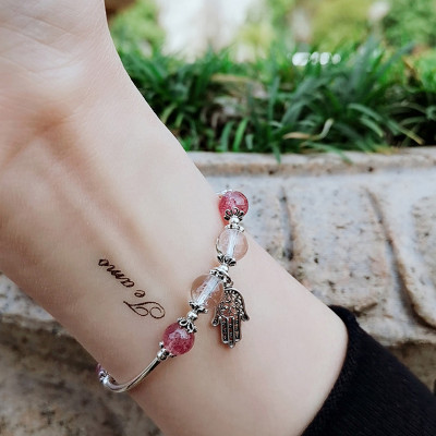 Vòng tay đá thạch anh dâu phối charm bàn tay mệnh hỏa, thổ - Ngọc Quý Gemstones