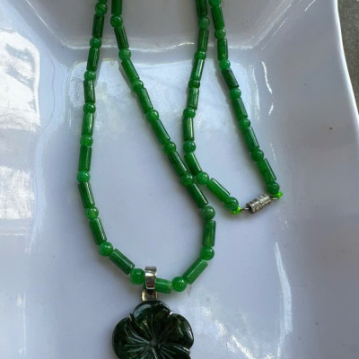 Bộ Dây Chuyền Trang Sức Sợi Trúc Kiểu Xanh Phối Mặt Bông Hoa Mai Đá Cẩm Thạch Tự Nhiên Xanh Ngọc Tự Nhiên Đậm Đẹp Nữ đeo lên cổ đẹp sang quà tặng Mẹ tặng vợ người thân ý nghĩa ạ