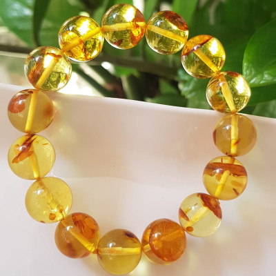 Vòng Hổ Phách tự nhiên Size Nam 14,5mm Vòng Vip cao cấp sịn hiếm quá đẹp xuất sắc 14,5mm Đá Hổ Phách Màu Vàng Anh trong bắt ánh sáng ánh lên quá đẹp đẳng cấp sang luôn Vòng chuẩn hợp Nam mệnh Kim mệnh Thổ mệnh Thủy đeo ạ