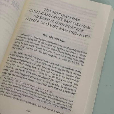 COMBO BỘ SÁCH NGUYỄN HIẾN LÊ TÁC PHẨM ĐĂNG BÁO: BÊN LỀ CON CHỮ + BÊN DÒNG THỜI CUỘC (Bìa mềm)