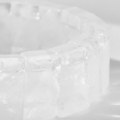 Vòng tay thạch anh ưu linh trắng bản vuông Ngọc Quý Gemstones