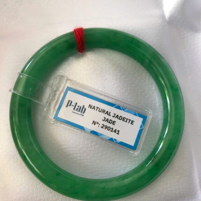 Vòng Tay Nữ Đá Ngọc Cẩm Thạch Tự Nhiên Lý R Ni 50mm Chột 8mm Vòng kiểm định P Lab No 290141 Màu Xanh lý đậm đều bóng đẹp nữ 50kg - 54kg ạ