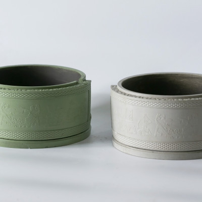 Chậu cây xi măng bậc thang hoạ tiết Trống Đồng Đông Sơn, ngang 18.4cm cao 8,5 cm, quà tặng cao cấp, decor bàn làm việc, cây văn phòng, nhà ở