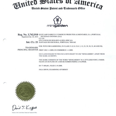 Chậu Trồng Rau Sạch Tự Dưỡng và Tự động tưới Basic UNO nhập khẩu Bồ Đào Nha dùng trồng rau và cây để bàn trong nhà hàng, khách sạn hay hộ gia đình