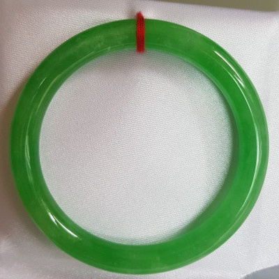 Vòng tay đá cẩm thạch tự nhiên Ngọc Đậu Lý A 54mm x cọng 8mm Màu Xanh Lý Đậu nhẹ tươi bóng mượt đẹp Nữ 53kg - 60kg đeo mệnh Mộc mệnh Hỏa mệnh Thủy ạ