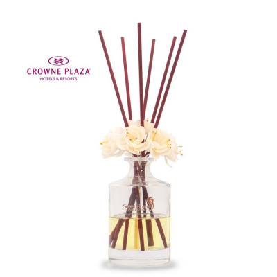 Que mây tán hương khách sạn Crown Plaza