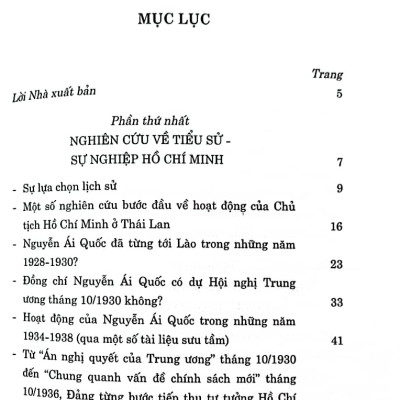 Bông sen trắng giữa lòng Hà Nội 