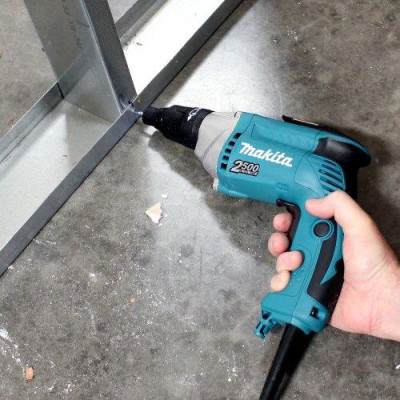 MÁY VẶN VÍT 570W MAKITA FS2500- HÀNG CHÍNH HÃNG