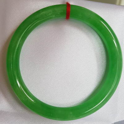 Vòng tay đá cẩm thạch tự nhiên Ngọc Đậu Lý A 54mm x cọng 8mm Màu Xanh Lý Đậu nhẹ tươi bóng mượt đẹp Nữ 53kg - 60kg đeo mệnh Mộc mệnh Hỏa mệnh Thủy ạ